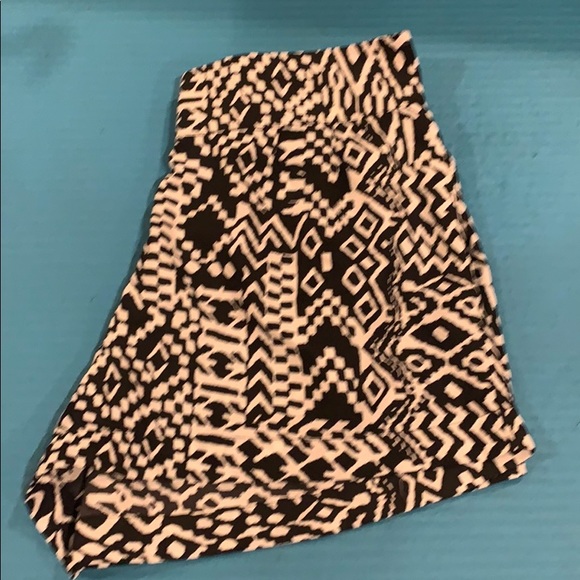 Charlotte Russe shorts - Picture 2 of 3
